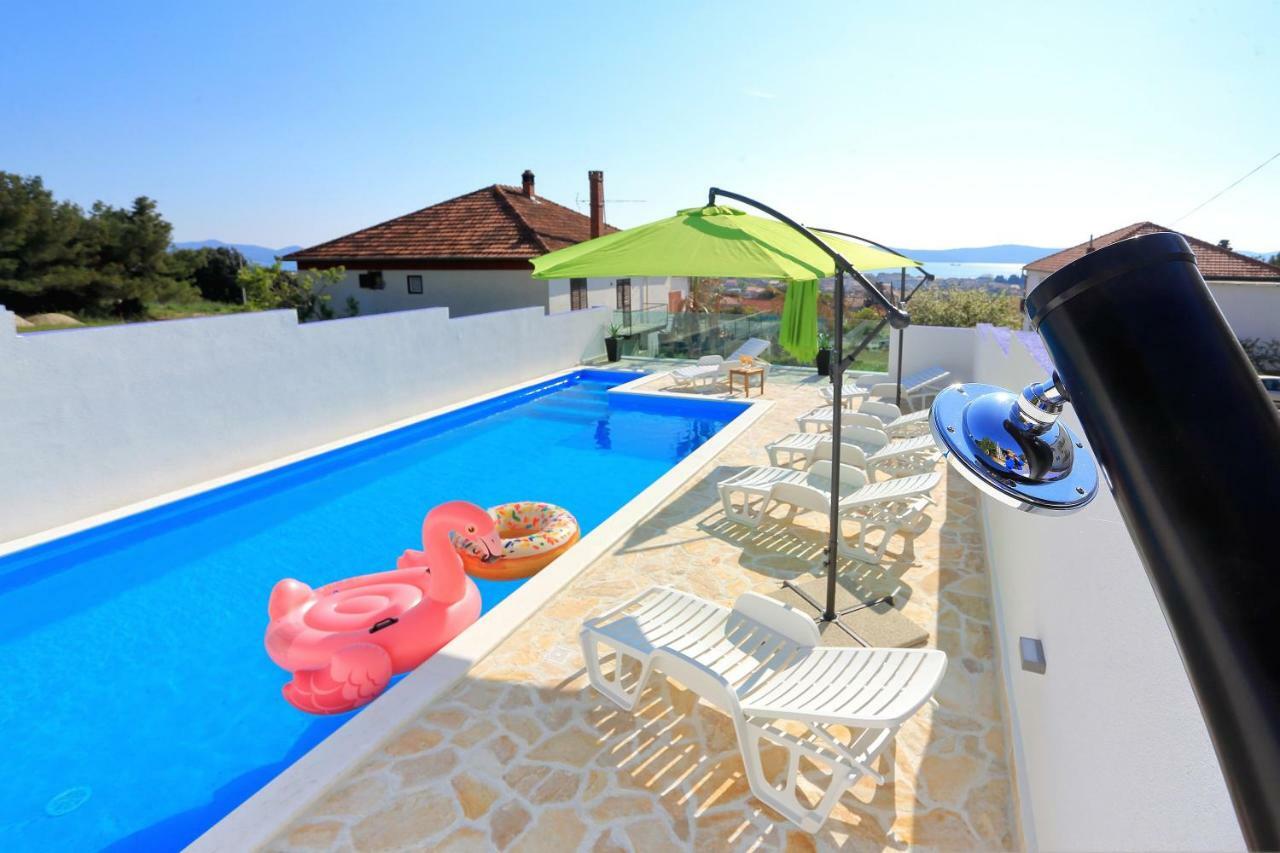 Apartment And Pool Nika Бибинье Экстерьер фото